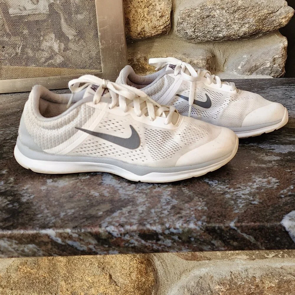 Nike 807333-100 In-Season 5 Training Sneakers Size 6